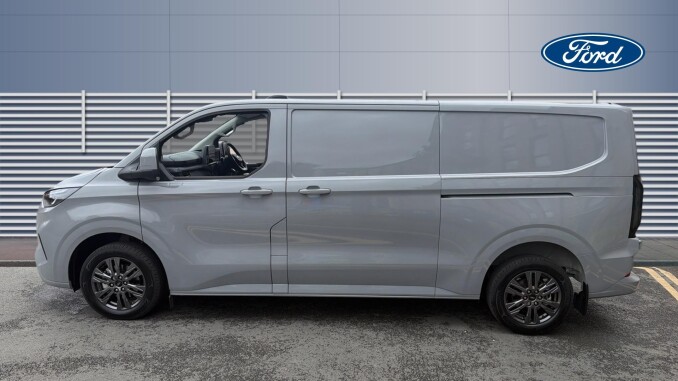 Ford Transit Custom 280 L2 Diesel Fwd 2.0 EcoBlue 136ps H1 Van Limited - Image 4